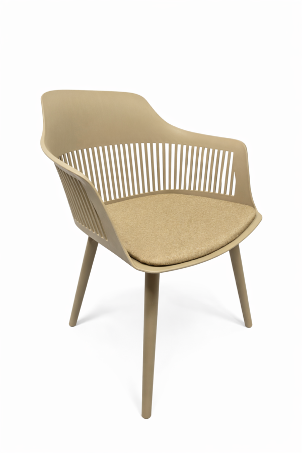 Cadeira Marcela com Assento Estofado em Linho Nude