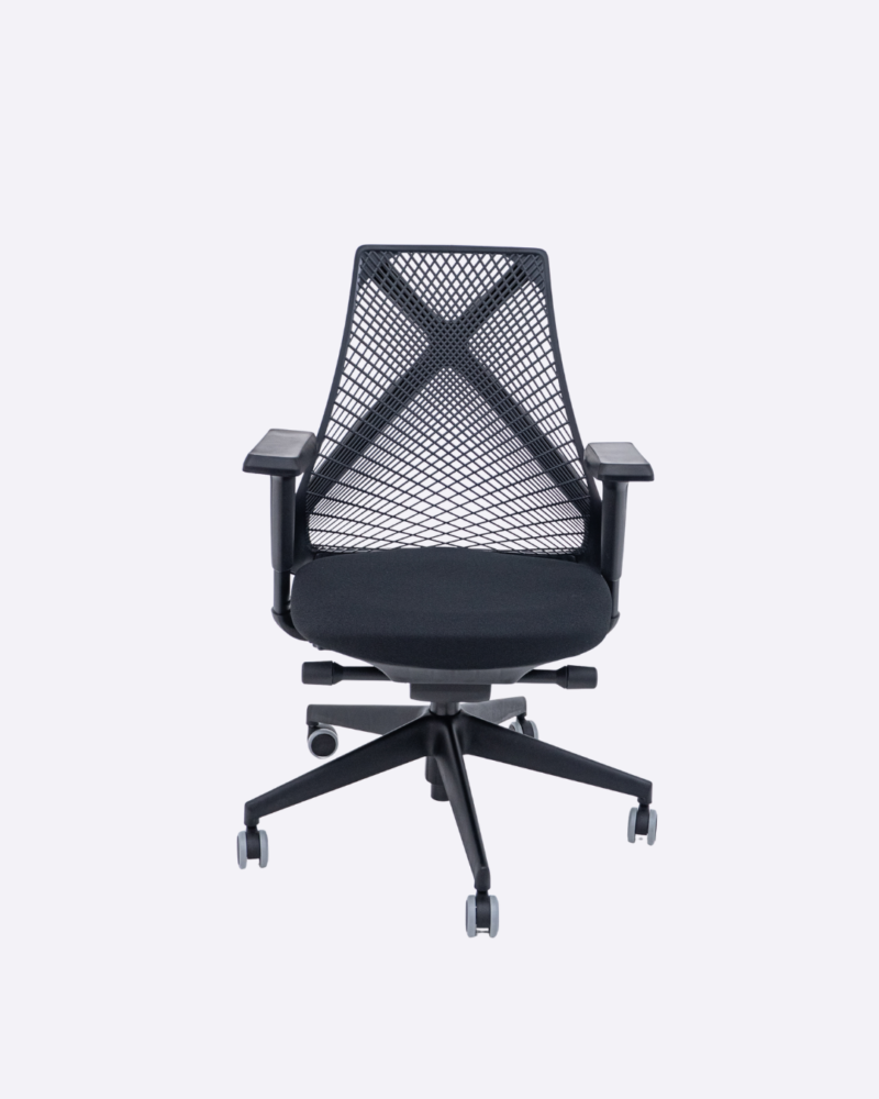 Cadeira Escritório Presidente Tela Bix-X+ Autocompensador Slider Braços 4D Shift Plaxmetal Preta