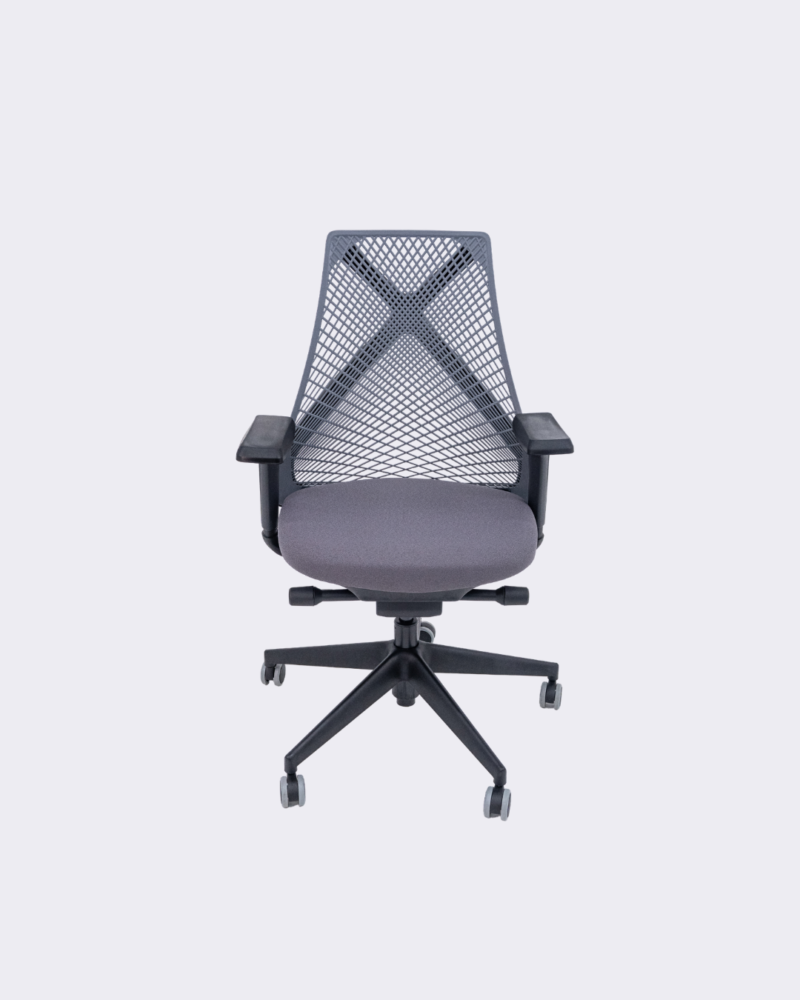 Cadeira Escritório Presidente Preta Tela Bix X+ Autocompensador Slider Braço 4D PU Plaxmetal Cinza