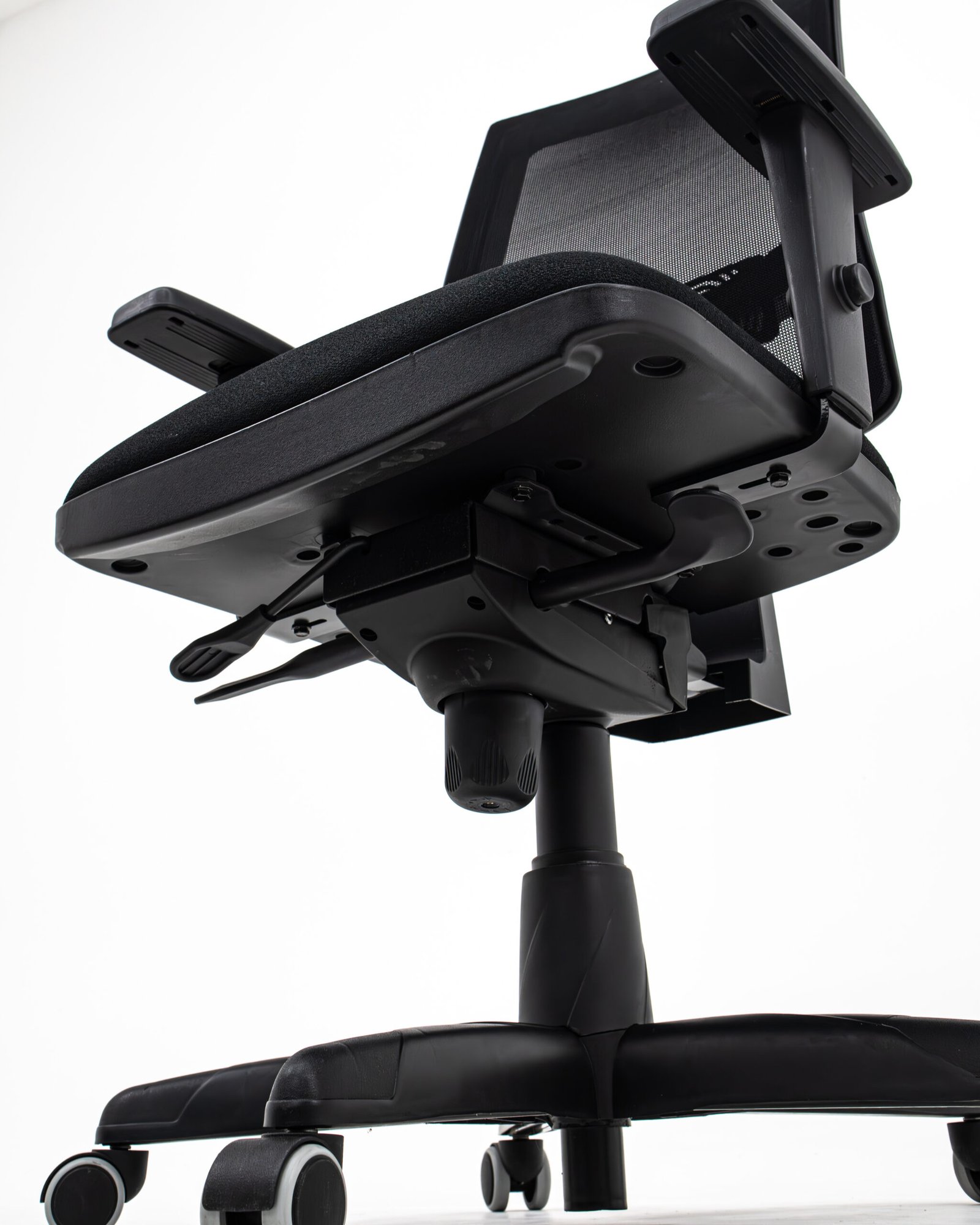 Cadeira Escritório Presidente Brizza Plaxmetal Autocompensador Slider Braço 3D Rodízios PU Couro Preta - Imagem 3