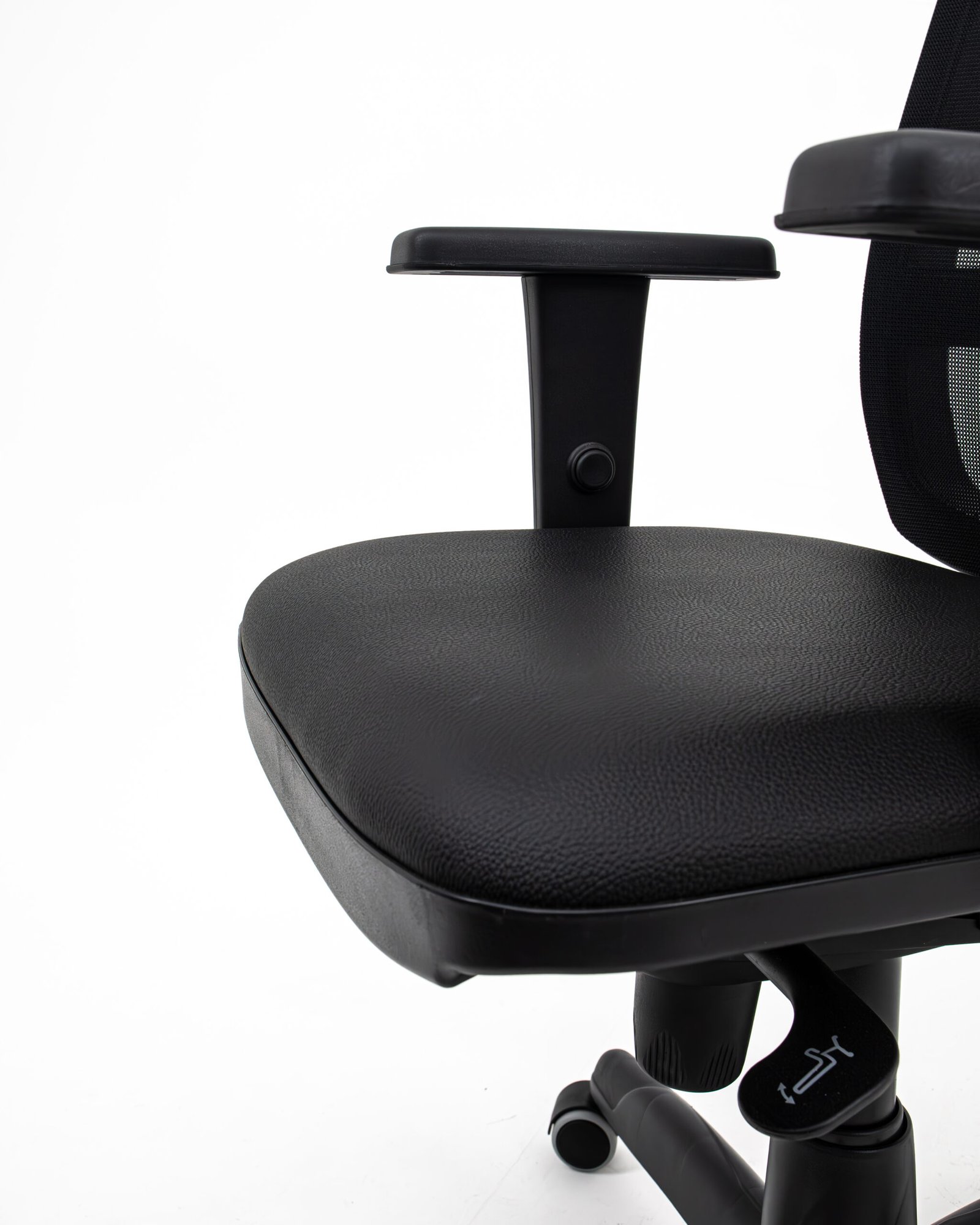 Cadeira Escritório Presidente Brizza Plaxmetal Autocompensador Slider Braço 3D Rodízios PU Couro Preta - Imagem 2
