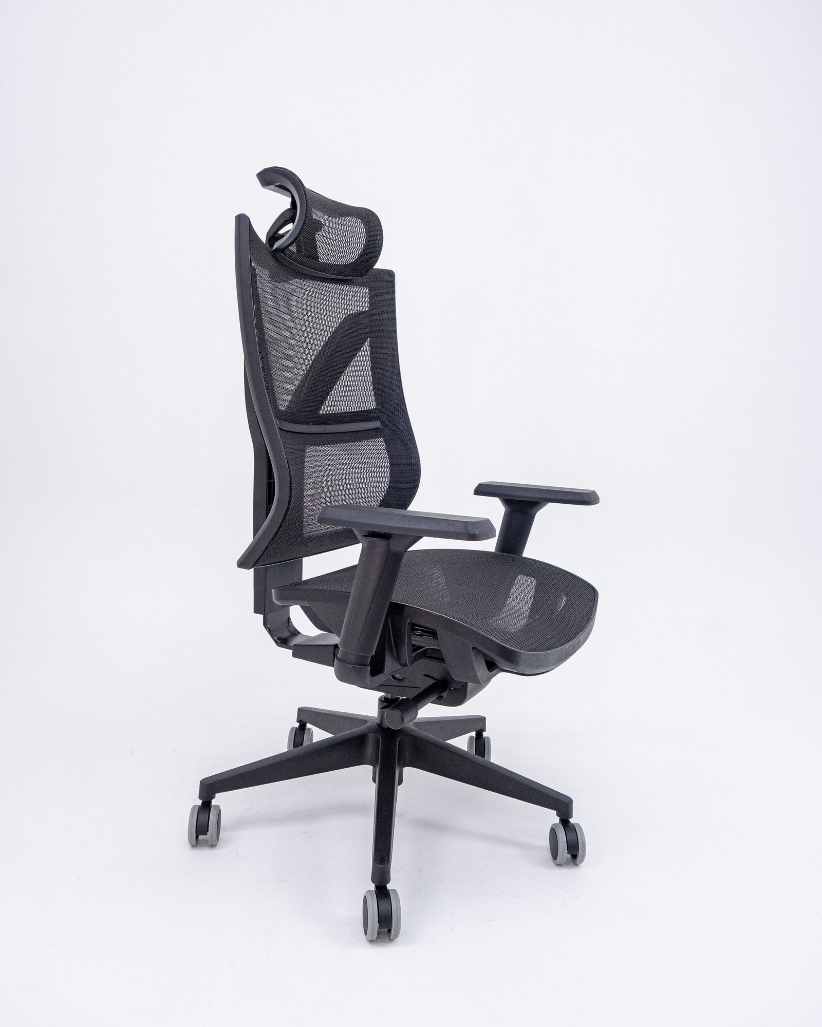 Cadeira Presidente Darix X+ Autocompensador Braços 3D Shift Plaxmetal NR17 Preta - Imagem 7