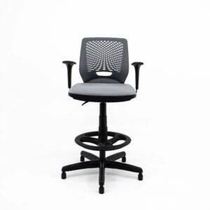 Cadeira Caixa Beezi Standard Plaxmetal Braços Reg Preta/CZA